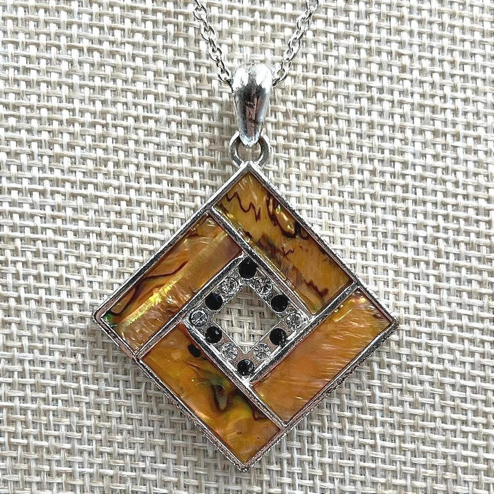 VTG KC Modernist Silver Tone Faux Amber Resin Rhombus Pendant Necklace Retro Y2K